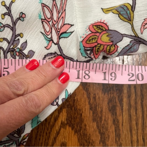 Speechless Shorts/Skirt/Fly Away Pant White Floral Design Size Small - Picture 4 of 11